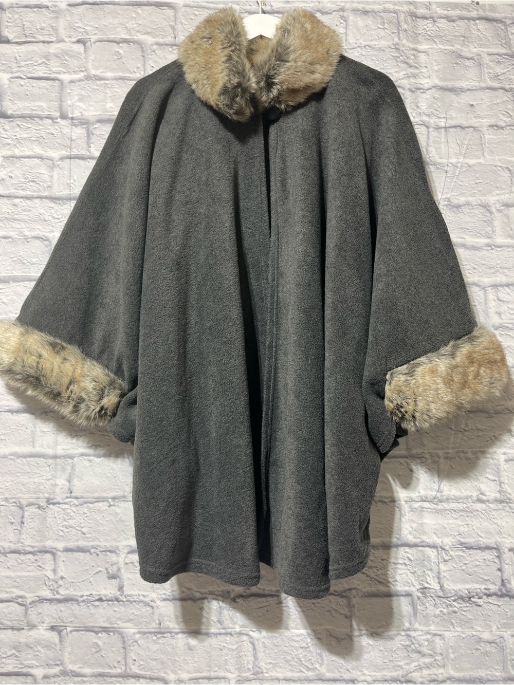 Women's Gray Faux-Fur Trim Cape Sweater